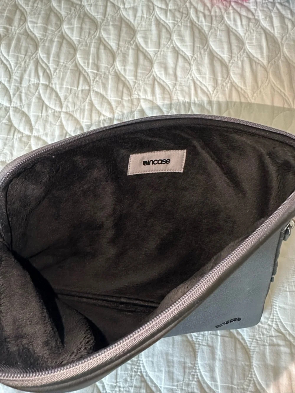 Incase Charcoal Gray Zipped Laptop Sleeve